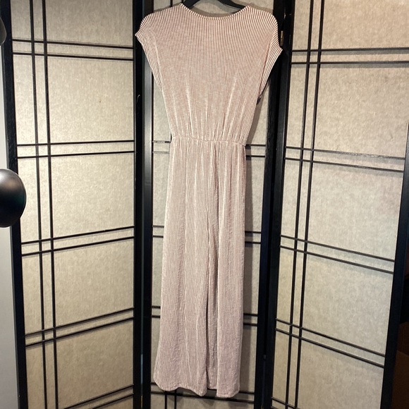 Caution to the Wind size M pinstriped romper NWT - Picture 4 of 10
